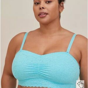 Torrid Size 1 (14/16) 4-Way Stretch Unlined Lace Bandeau